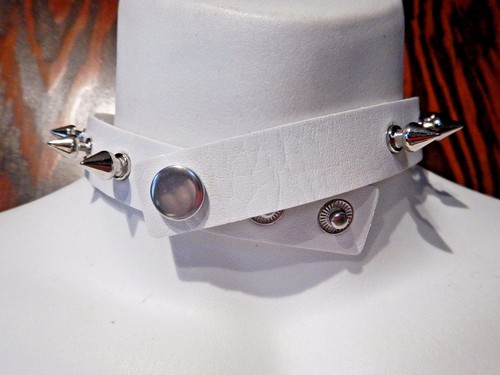 WHITE SPIKED HEART RING COLLAR silver stud choker punk grunge necklace Y2K 3A - Picture 3 of 3