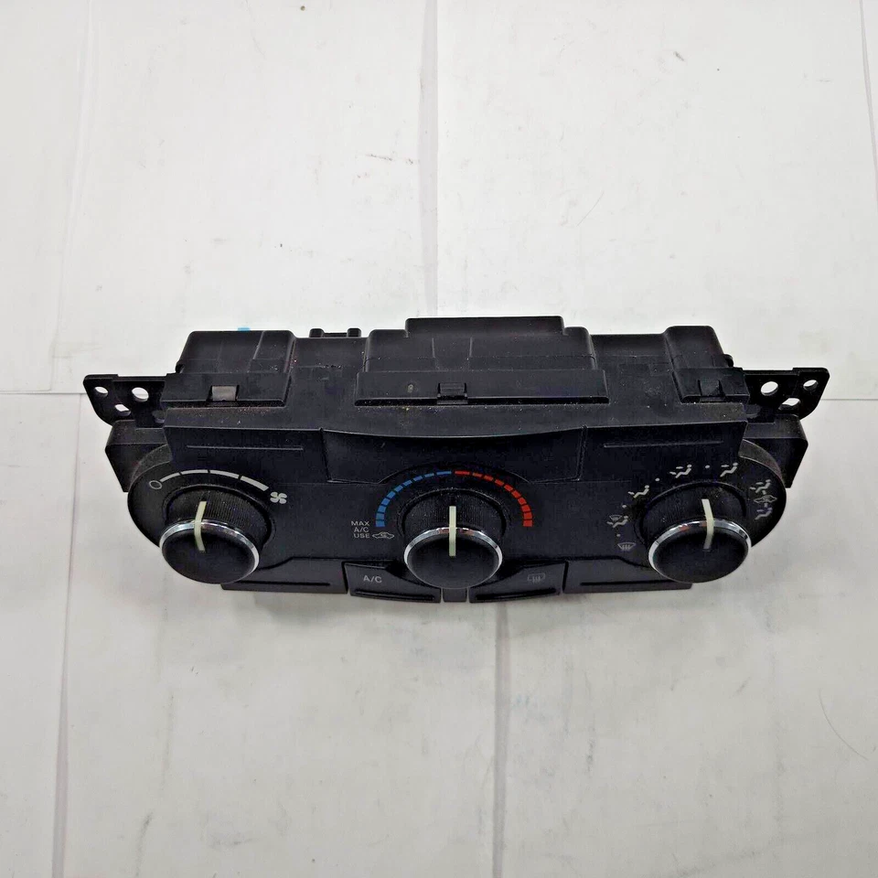 05-10 Chrysler 300 Climate Control Unit Heater Ac Temperature P55111871AD A OEM - Image 2 of 4