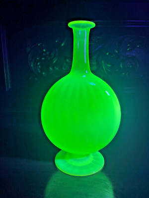 Uranglas Karaffe 1880! Opaline! WHITEFRIARS! JAMES POWELL AND SONS!