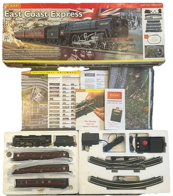 Working Hornby R1021 East Coast Express OO Loco Train Model Railway Set Boxed