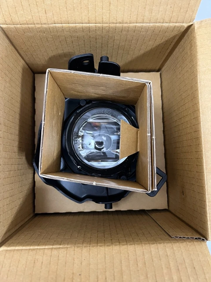 Fog Light-Assembly Left Dorman 923-833 — 第 3/4 张图片