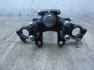 1976 Kawasaki KZ400 Twin K327-1) triple tree steering stem