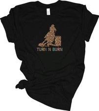 Camiseta Leopard Turn N Burn Barrel Racer Racing Horse Camiseta Vaquera