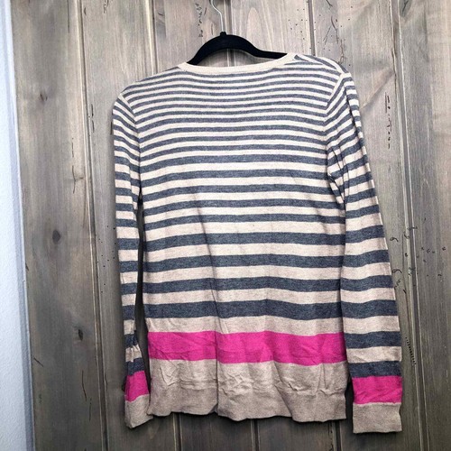 C&C California Tan, gray & pink Striped V-neck sweater, XS - Picture 8 of 9