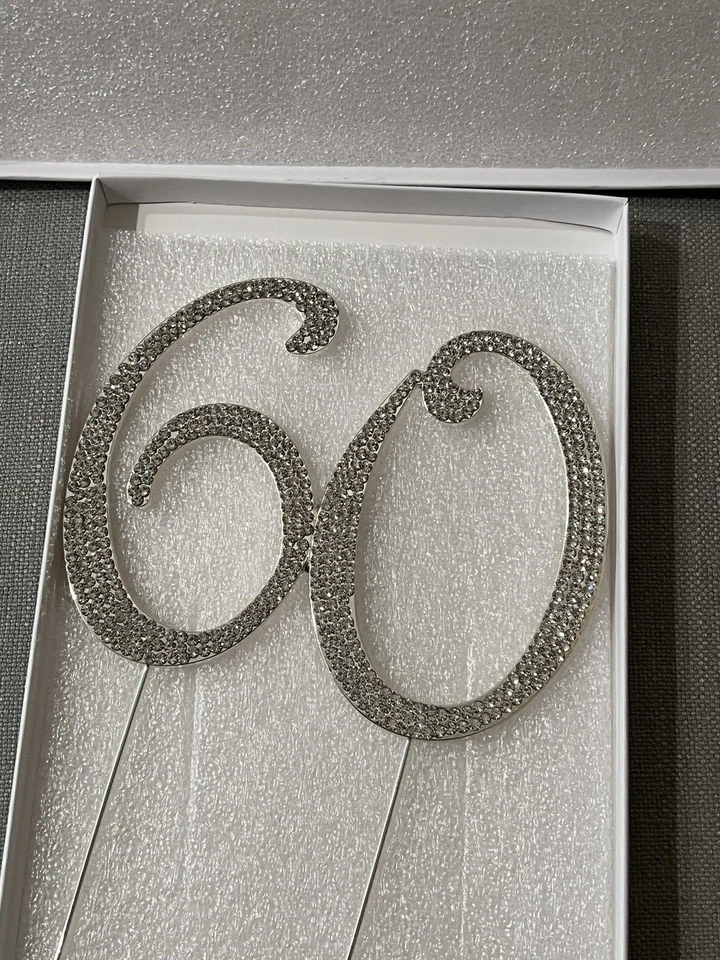NUEVO "60" ESTRÁS CRISTAL PLATA NÚMERO DECORACIÓN PASTEL Foto 2 de 4