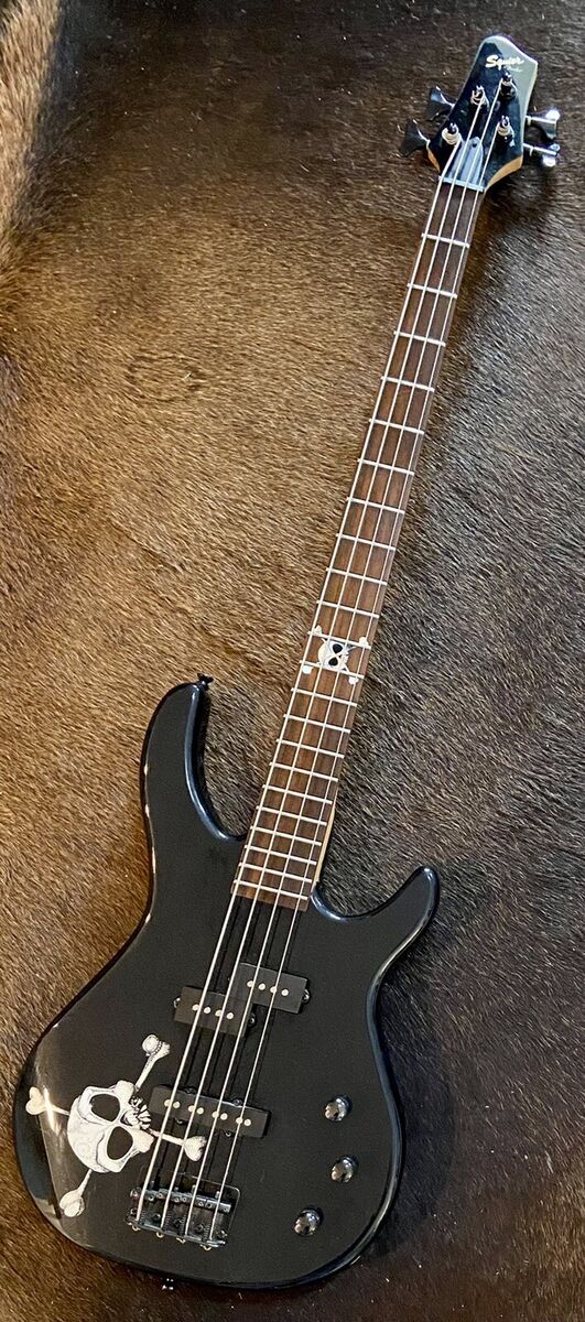 Fender Squier MB4 Skull Crossbones Electric Bass Guitar | eBay Fender Squier MB4 Skull Crossbones Electric Bass Guitar | eBay