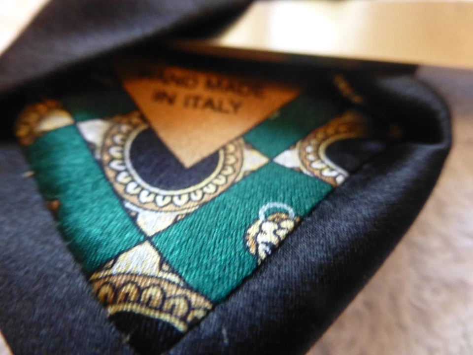 Corbata Brioni Para Hombre 100% Seda Hecha a Mano Cuadrados Verdes con Patrón de Lujo de Leones Foto 4 de 4