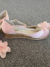 Joyfolie Girld Dress Shoe in Pink with Gold Accents