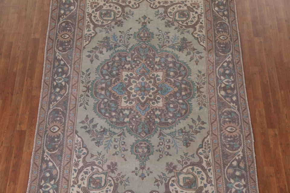 Alfombra de lana geométrica hecha a mano verde/gris envejecida 6x9 pies Foto 4 de 4