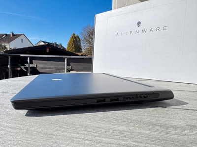 Alienware M15 R7 Intel 