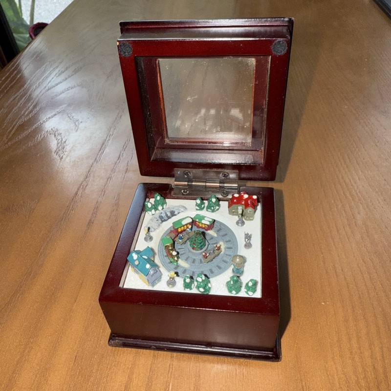 Mr. Christmas Moving Train Music Box Plays "Deck The Halls" Village Scene Mini