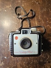 Kodak Brownie Holiday 127 Roll Film Camera Brown Bakelite Vintage Antique Vtg