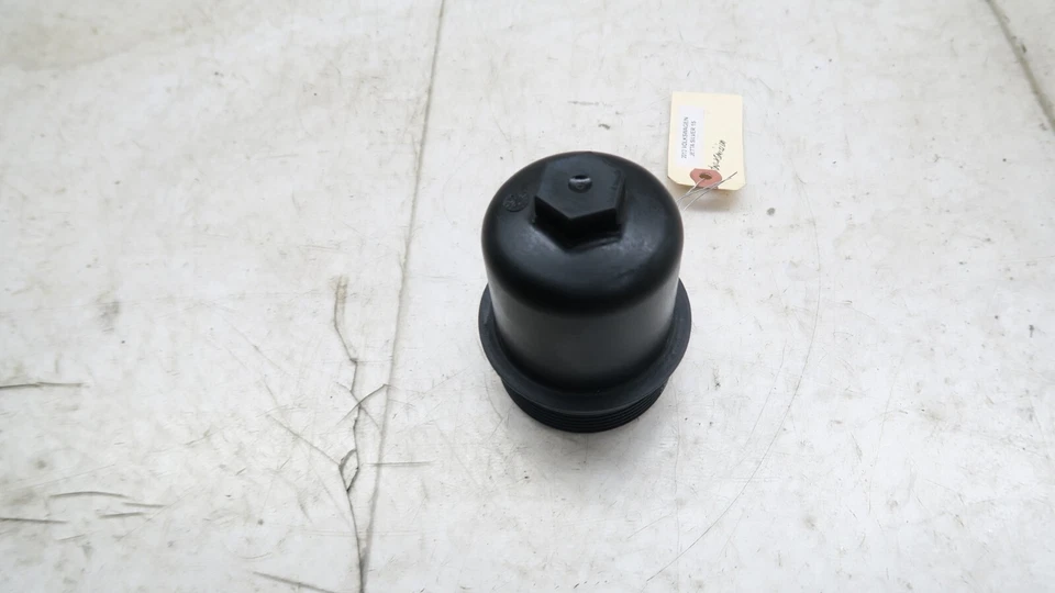 Carcasa de filtro de transmisión OEM Volkswagen Jetta GLI 2011-2017 Foto 2 de 4