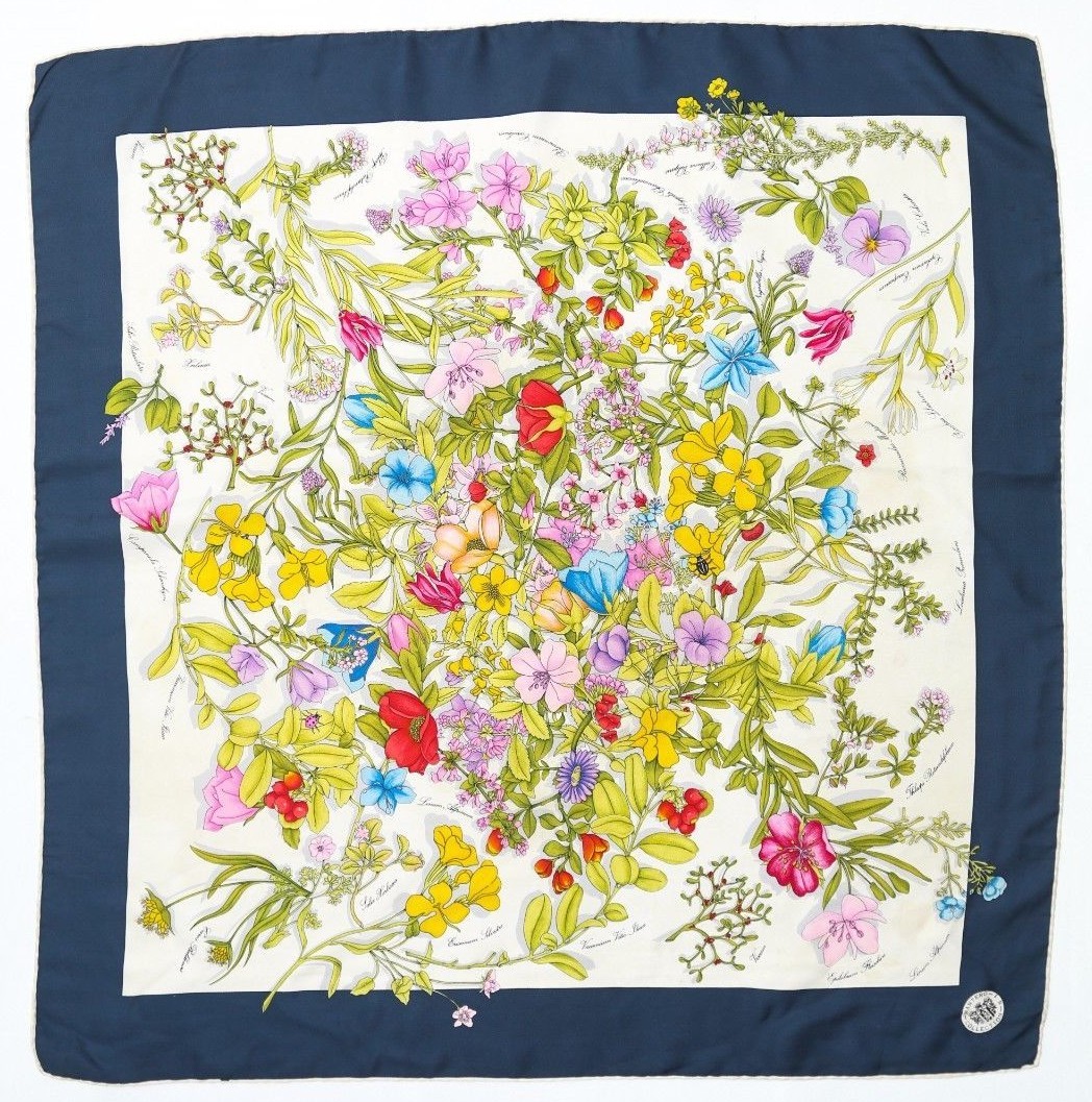 Foulard En Soie Mantero Vintage - Couleur Jaune Unie - Occasion En Bon état - Accessoire Femme élégant