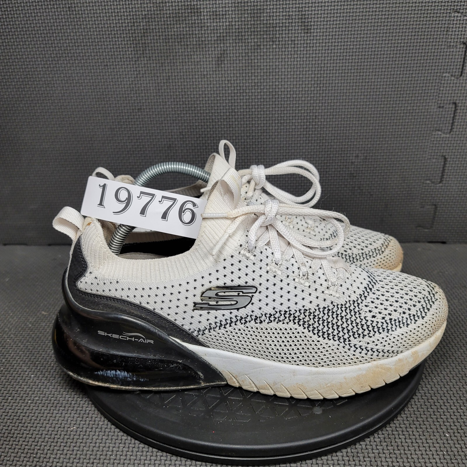 Skechers Skech Air Stratus Shoes Womens Sz 11 White BlackAthletic