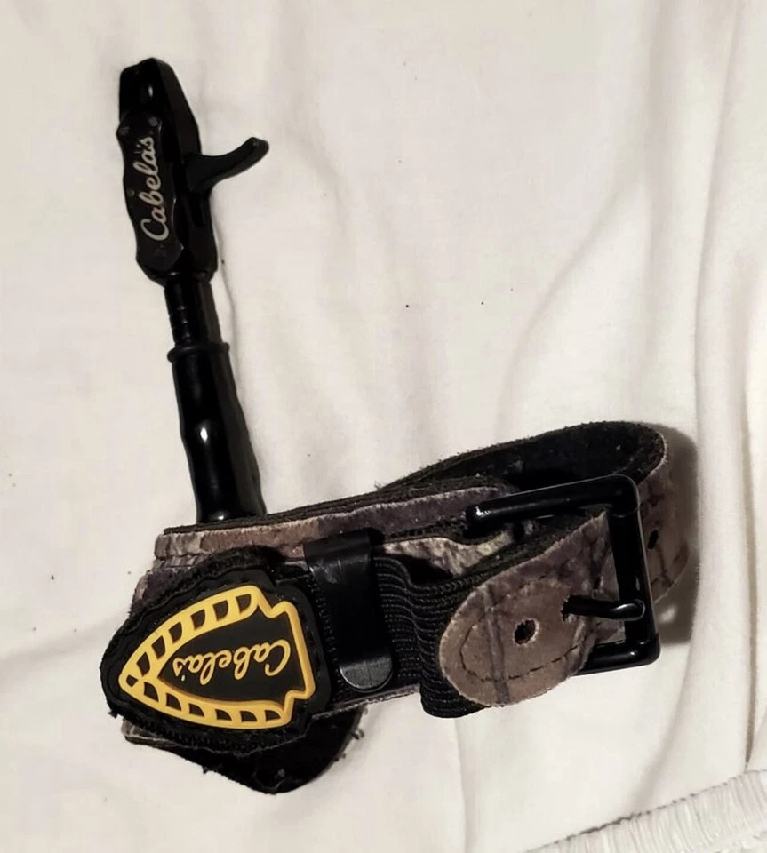 Bear Threat Compound Bow & Accessories  - Image 4 of 4