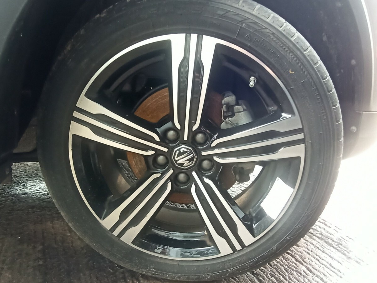 MG ZS EXCLUSIVE 2017-2020 17 Inch Alloy Wheel & Tyre 215/50R17 91V