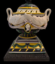 Vintage/Antique Italian Majolica Swans & Portrait Medallion Urn Table Lamp Italy