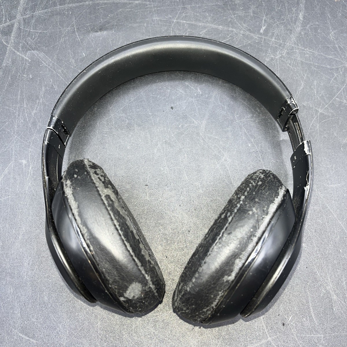 値下げしました。Beats by Dr Dre Beats by Dr. Dre Studio B0501 Headphone Wireless Noise Cancelling