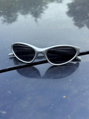 Retro Oakley Minute 1.0 Polarized Sunglasses Sliver Frame Black