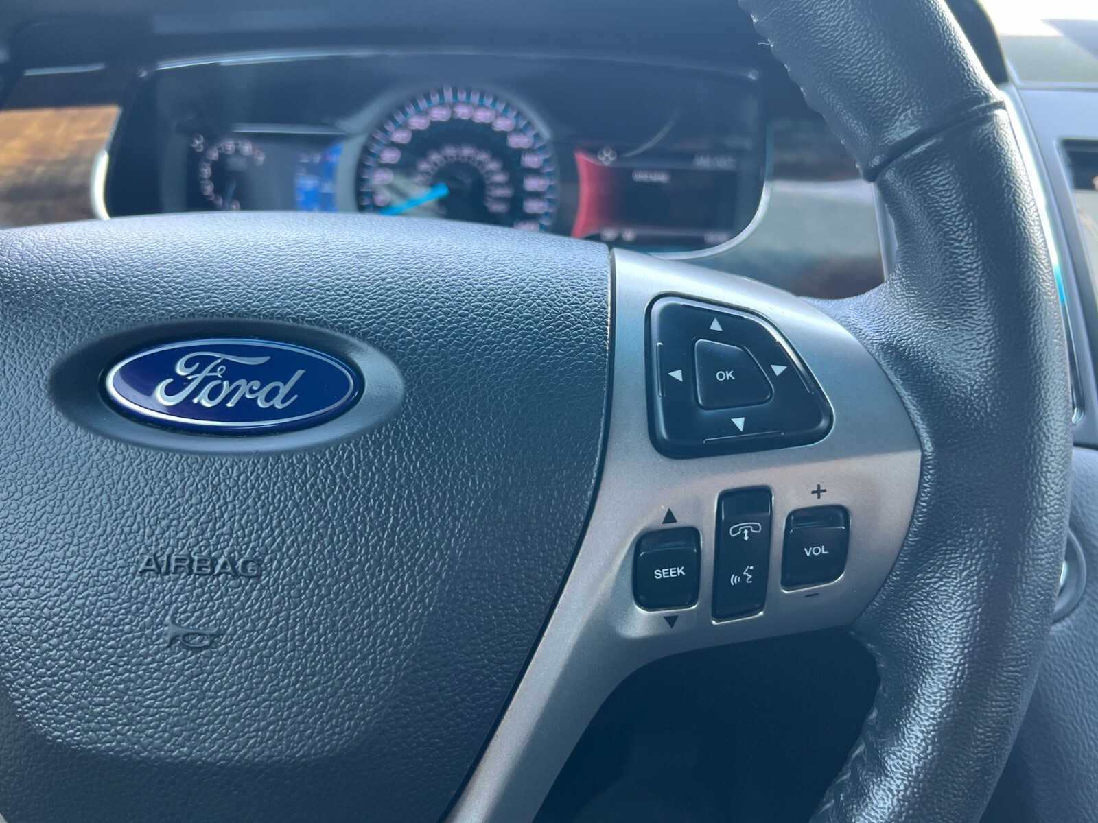 Ford Taurus - Image 20
