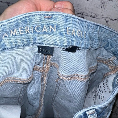 Pantalones de mezclilla American Eagle Strigid Distressed lavado claro curvilíneo mamá talla 12 cortos - Imagen 6 de 9