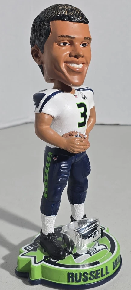 Russell Wilson Seattle Seahawks Super Bowl Champions 2-2-14 Bobblehead con anillo Foto 3 de 4