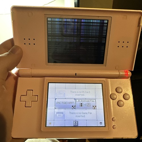 Nintendo DS Lite Handheld System ~  Light Pink  ~ Broken Screen - Photo 4 sur 4