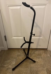 Stagg Tripod Guitar Stand  Black