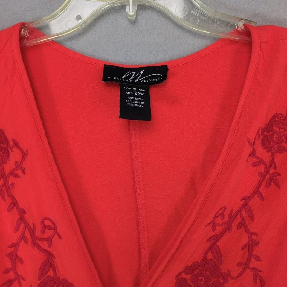 Maxi Vestido Envolvente Floral Bordado Terciopelo Medianoche, Para Mujer 22W Manga Acampanada Foto 2 de 4