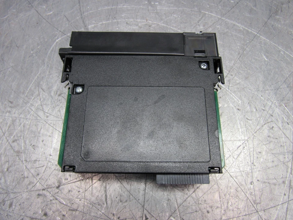 ALLEN BRADLEY CONTROLLOGIX 1756-OA8D SER-A FW-3.004 8PT D/O MODULE XLNT TAKEOUT - Image 3 of 4