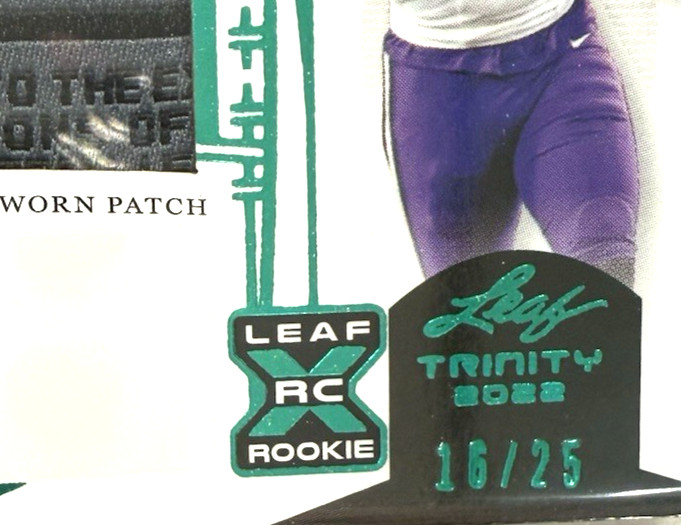 2022 Leaf Trinity Football Player Worn Patch Emerald Auto 16/25 Isaiah Likely view 2