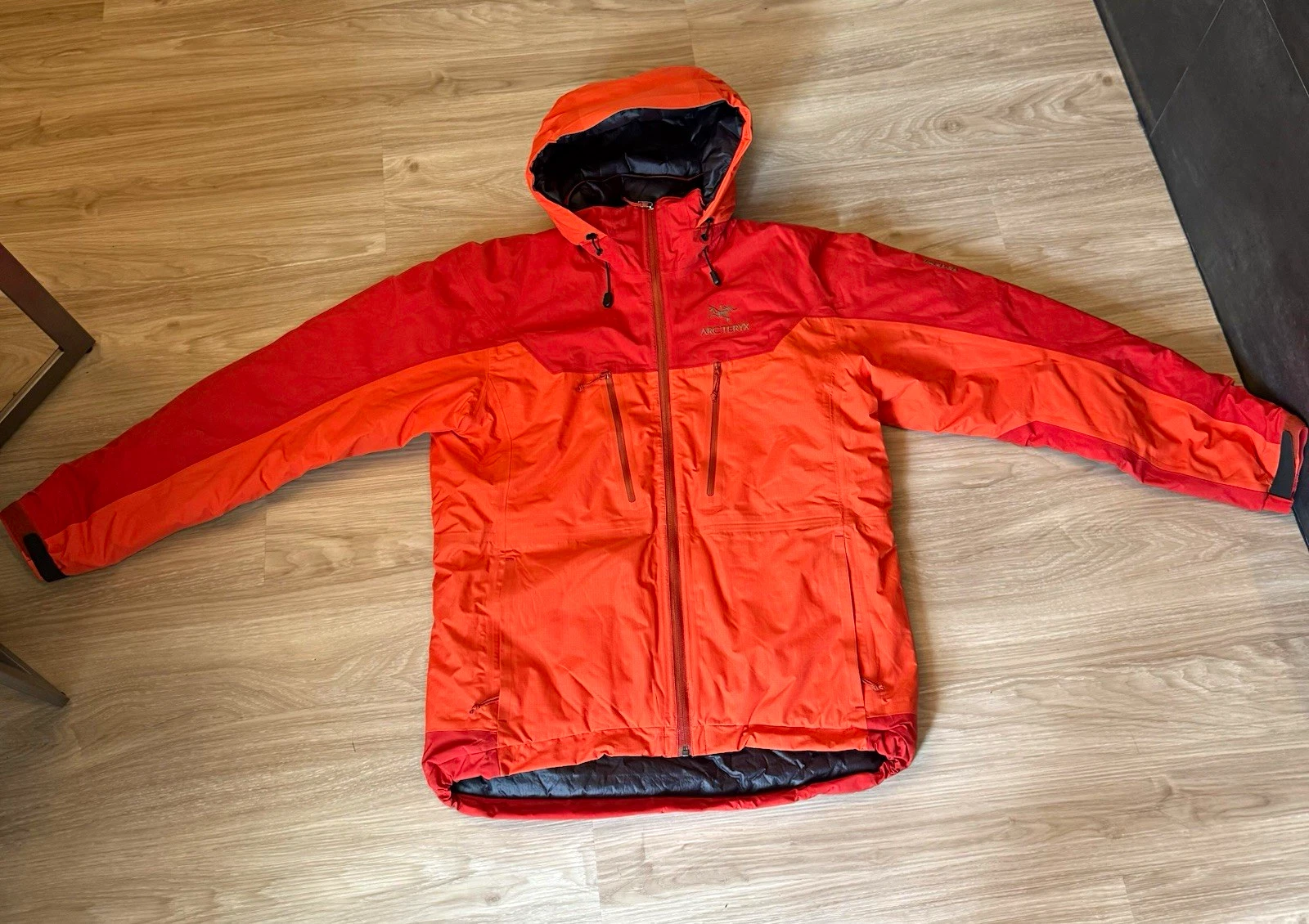 Arc'teryx Theta AR Gore-Tex Pro Primaloft Hooded Full Zip Jacket Men's M - product detail image 1