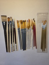 Lot 24 ASSORTED ARTIST PAINT BRUSHES Mixt End Shape & Multiple Brands