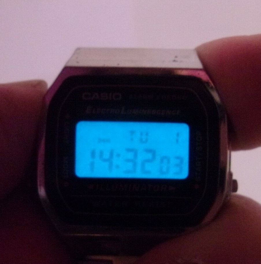 Vintage Casio LCD Wrist Watch 1572 A 168 working View 2