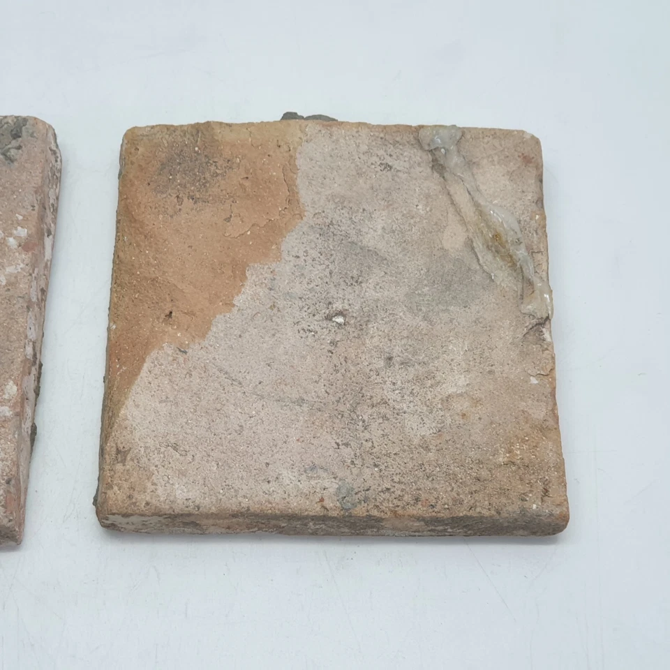 Juego de 3 azulejos florales españoles del siglo XVIII pintados a mano de 4" x 4" Foto 3 de 3