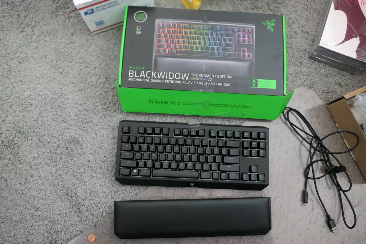 Razer BlackWidow Tournament Edition Chroma V2 - RGB Ergonomic Mechanical  Gaming 814855024179