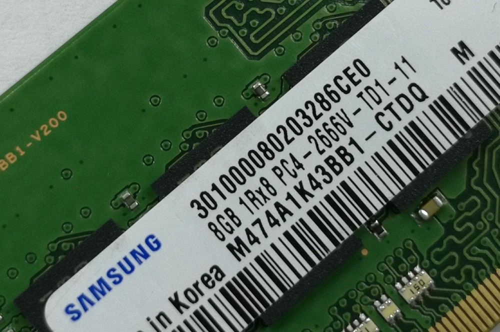 Samsung 8GB DDR4 2666 1Rx8 PC4-21300 M474A1K43BB1-CTDQ 260pin