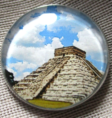 GLASS DOME PICT BUTTON -- WONDERS OF WORLD  CHICHEN ITZA PYRAMID TEMPLE KUKULCAN