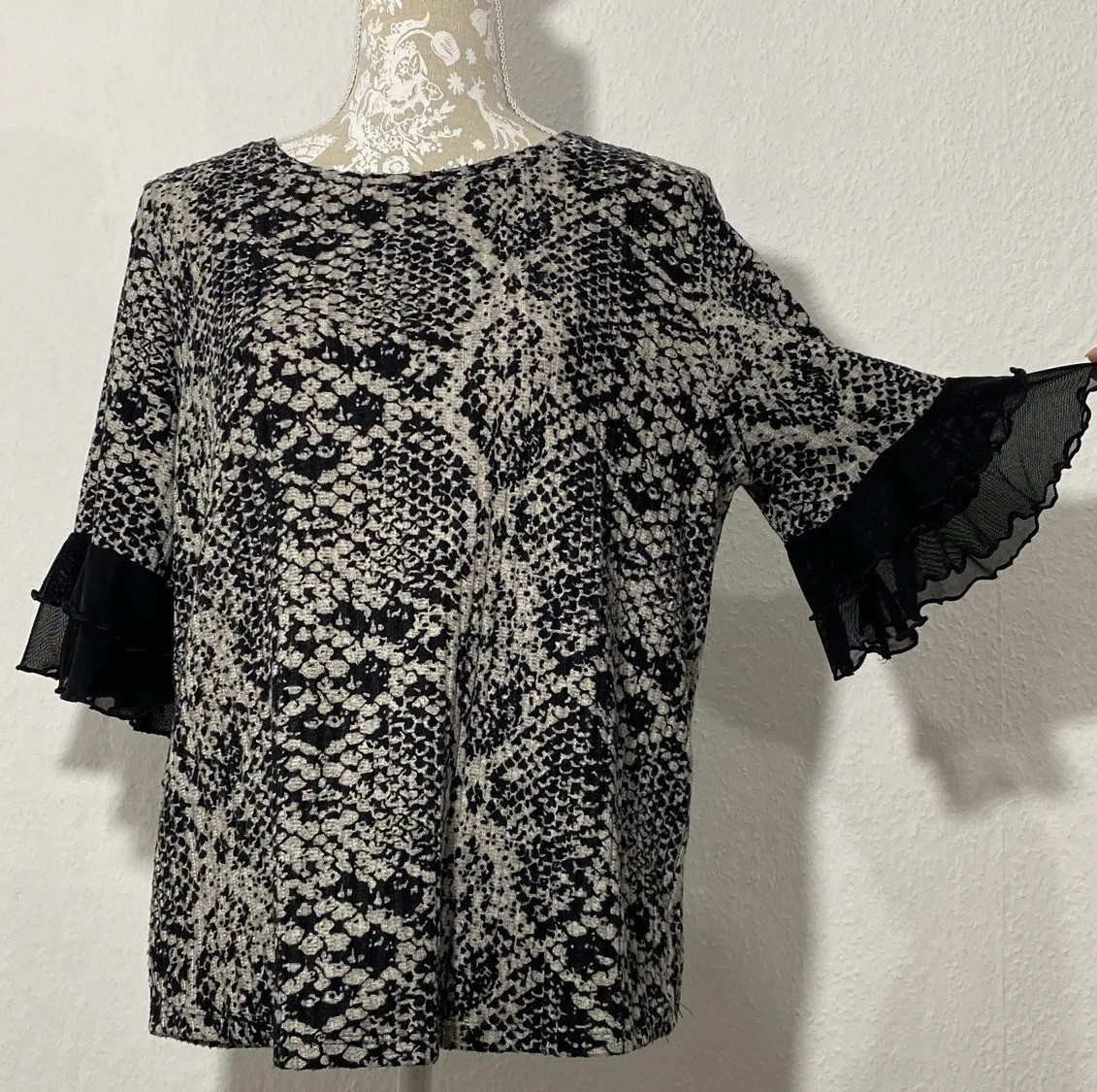 Select Size L Large Top Snake Print Frill Sleeves Smart Work Party
