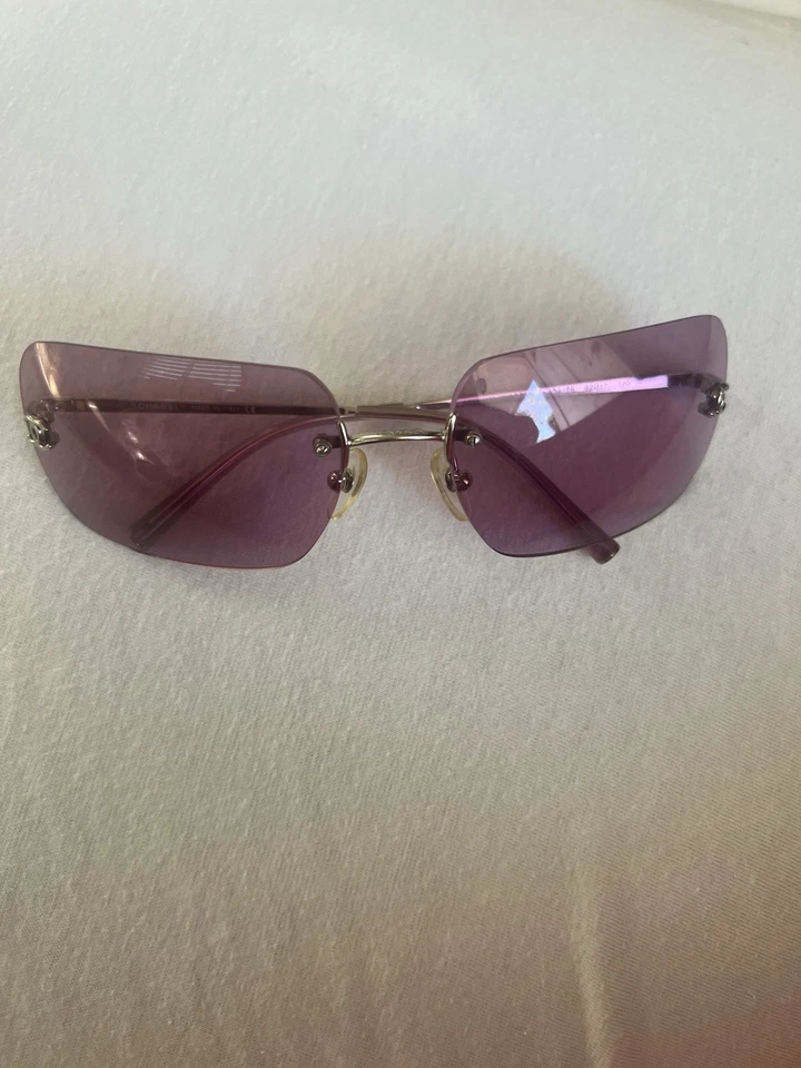 Gafas de sol Chanel moradas sin montura lentes degradadas. ¡Experimenta lujo! Foto 2 de 4