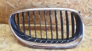 BMW 5 E60 E61 2009 Vorne rechts Kühlergrill 10627110