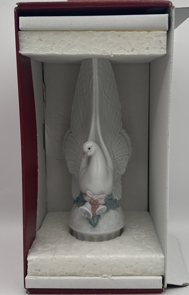 Lladro 6643, Message of Peace Dove In Christmas Box - Appears to