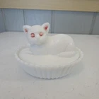 Vintage Westmoreland Cat on Nest Covered Dish White Milk Glass 5.5" Animal