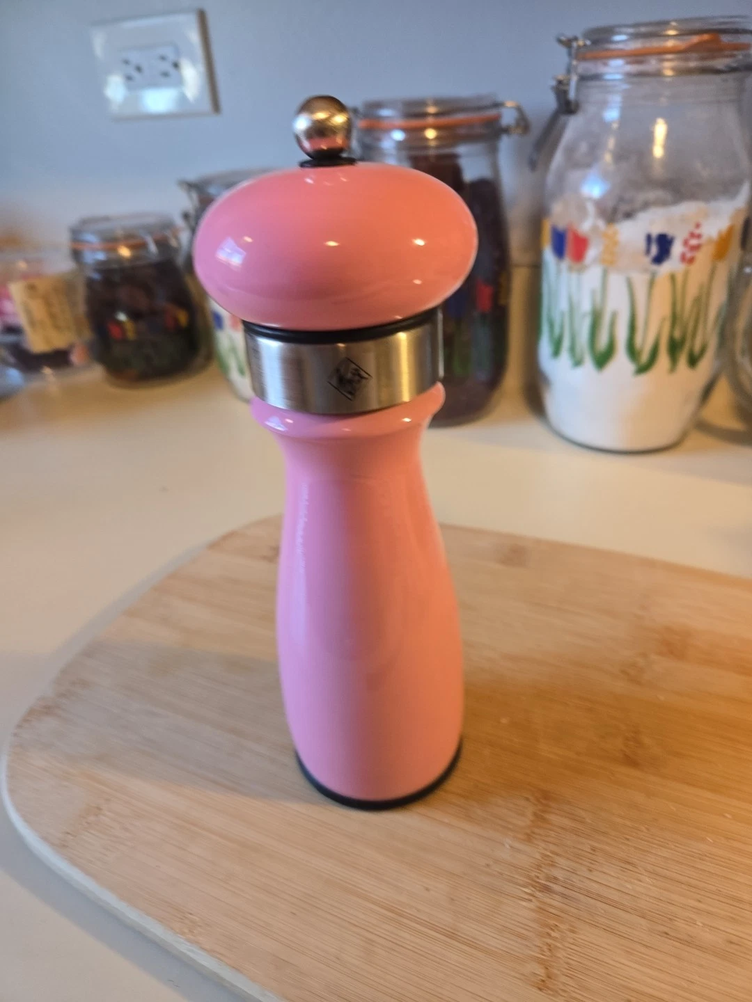 William WM Bounds Pink Ceramic Adjustable Pepper Mill Grinder Coarse Med Fine
Opens in a new window