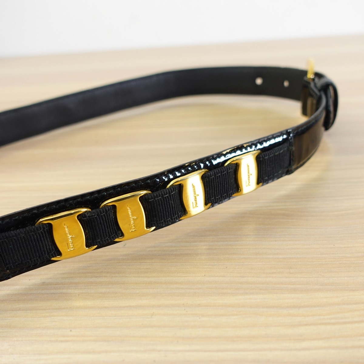 VINTAGE Salvatore Ferragamo Belt XS Leather Italian Gold Stud Vara‎ RARE VHTF Salvatore Ferragamo Reversible Grained Leather Belt Gold  main image 4