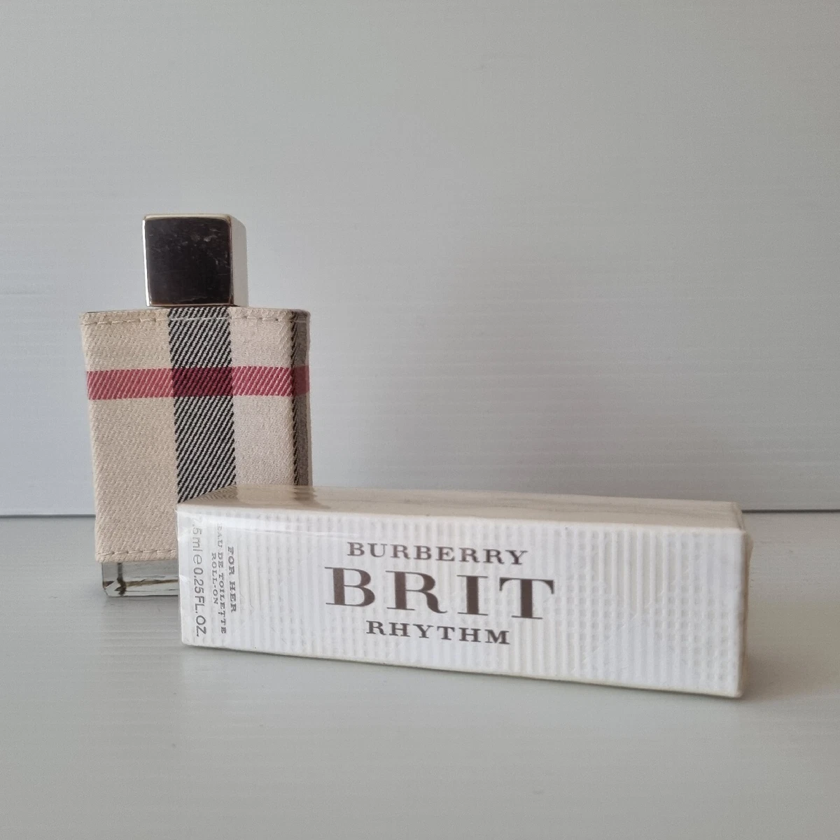43 kuvaa aiheesta burberry brit vs burberry london