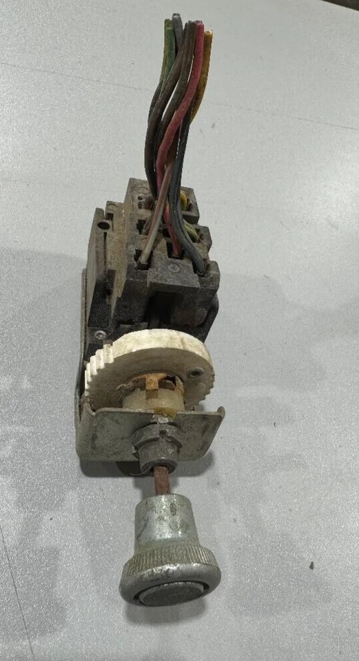 1975-1979 FORD MUSTANG II HEADLIGHT SWITCH P/N D2AB-11654-AIA GENUINE OEM USED - Image 2 of 4
