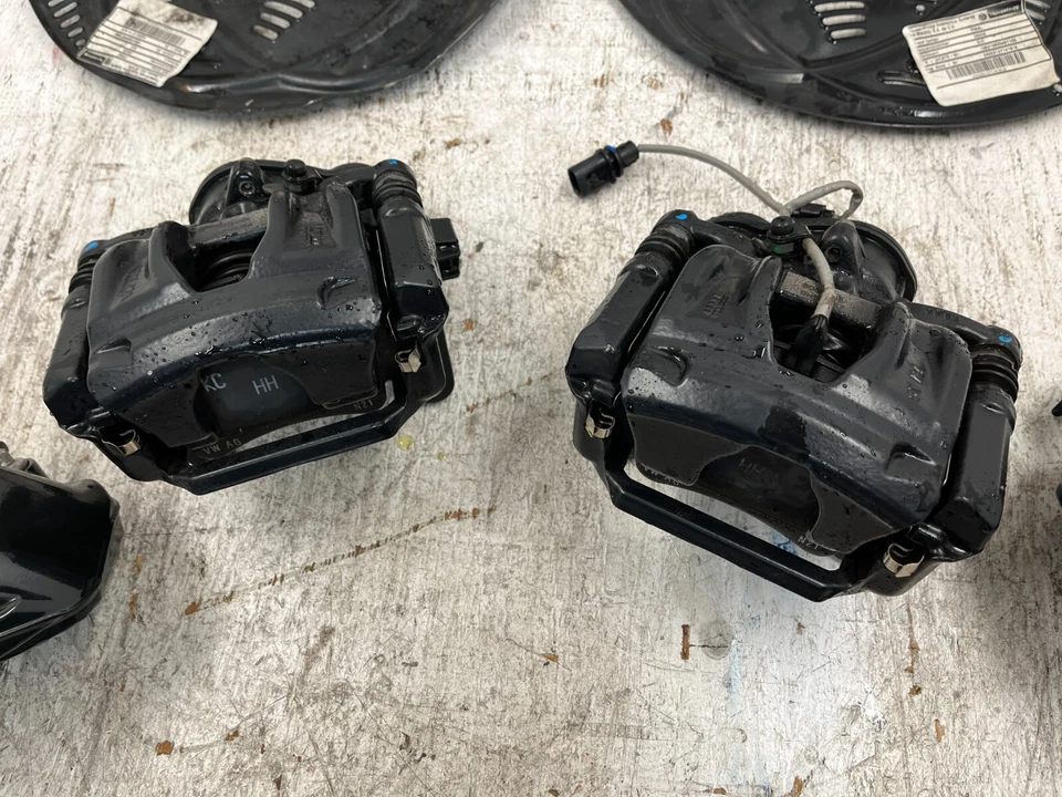 21 AUDI SQ5 Q5 80A OEM PINZAS DE FRENO DELANTERAS TRASERAS PASTILLAS PROTECTORES ANTIPOLVO ETC 18-23 Foto 3 de 4