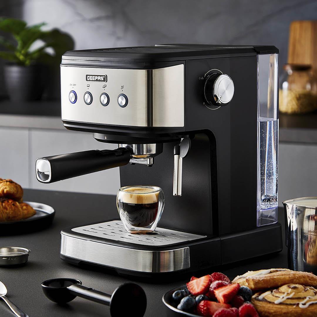 GEEPAS 20 Bar Espresso Cappuccino Coffee Machine 200W Coffee